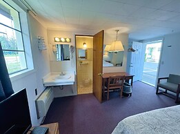 Beachcomber of Mackinaw