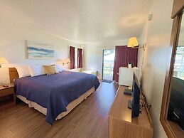 Beachcomber of Mackinaw