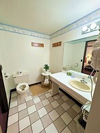 Beachcomber of Mackinaw