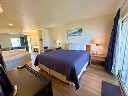 Beachcomber of Mackinaw