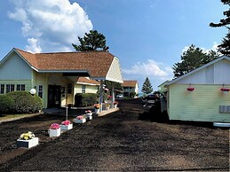 Beachcomber of Mackinaw