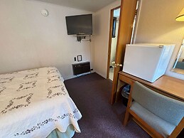 Beachcomber of Mackinaw