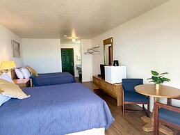 Beachcomber of Mackinaw