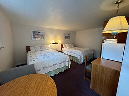 Beachcomber of Mackinaw