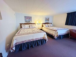 Beachcomber of Mackinaw