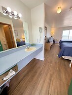 Beachcomber of Mackinaw