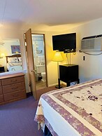 Beachcomber of Mackinaw