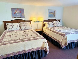 Beachcomber of Mackinaw