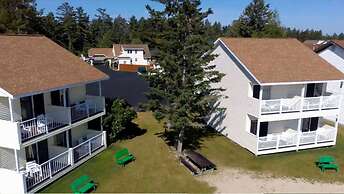 Beachcomber of Mackinaw