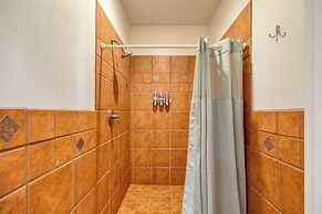 Keys Creek & Casita - Avantstay Sleeps 30 Estate Vineyard, Pool, Court