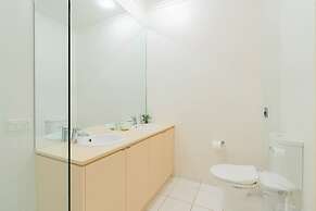 3 Bedroom Condo - Access to Pool Torquay