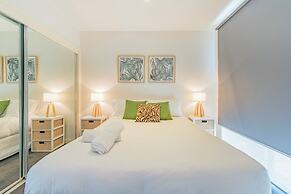 3 Bedroom Condo - Access to Pool Torquay