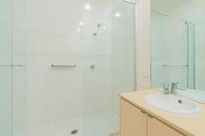 3 Bedroom Condo - Access to Pool Torquay