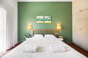 Ben Yehuda Green Charm by Sea N' Rent