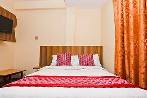 Rightway Hotel & Restaurant