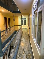 Rightway Hotel & Restaurant