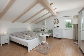 Villa Anna With Private Pool And Garden