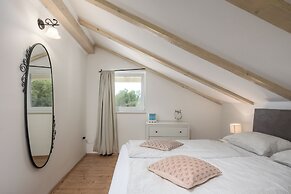 Villa Anna With Private Pool And Garden