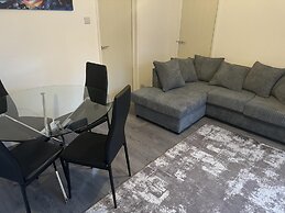 3 Bed-sleeps 5- Garden-pets-parking