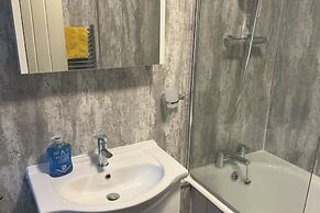 3 Bed-sleeps 5- Garden-pets-parking