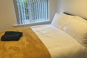 3 Bed-sleeps 5- Garden-pets-parking