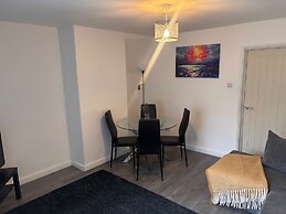 3 Bed-sleeps 5- Garden-pets-parking