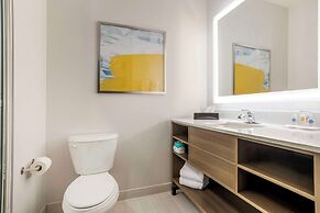 Comfort Inn & Suites Huntsville Near University