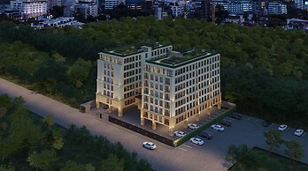 Leon Lasalle Hotel & Residences