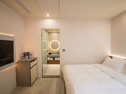 LIVIN Hotel