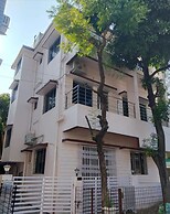 Goroomgo The Moon Residency Kolkata