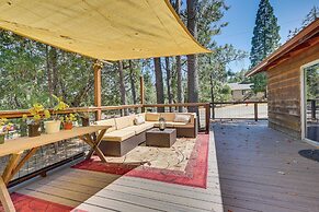 Peaceful Wooden Cabin, 2 Mi to Bass Lake!