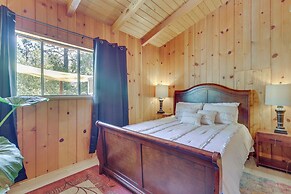 Peaceful Wooden Cabin, 2 Mi to Bass Lake!