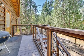 Peaceful Wooden Cabin, 2 Mi to Bass Lake!