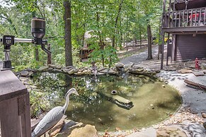 3 Mi to Table Rock Lake: Cabin w/ Fire Pit!