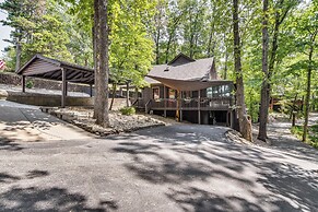 3 Mi to Table Rock Lake: Cabin w/ Fire Pit!