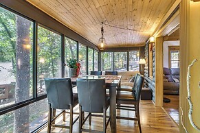 3 Mi to Table Rock Lake: Cabin w/ Fire Pit!