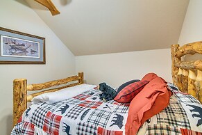 3 Mi to Table Rock Lake: Cabin w/ Fire Pit!