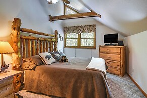 3 Mi to Table Rock Lake: Cabin w/ Fire Pit!