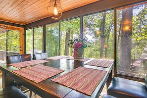 3 Mi to Table Rock Lake: Cabin w/ Fire Pit!