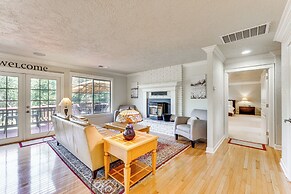 8 Mi to Jacksonville: Oregon Getaway w/ Deck!