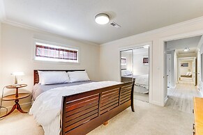 8 Mi to Jacksonville: Oregon Getaway w/ Deck!