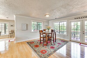 8 Mi to Jacksonville: Oregon Getaway w/ Deck!