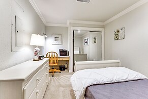 8 Mi to Jacksonville: Oregon Getaway w/ Deck!