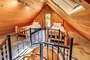 Pembine Cabin w/ Expansive Yard, Fire Pit & Grill!