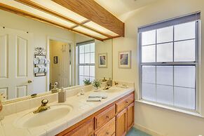 1 Mi to Applegate Park Zoo: Pet-friendly Home