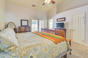 1 Mi to Applegate Park Zoo: Pet-friendly Home