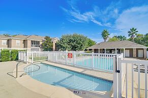 Foley Getaway w/ Pool Access - 10 Mi to Beaches!