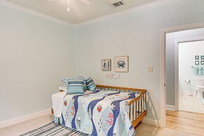 Beautifully Updated Foley Condo w/ Pool Access