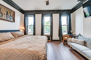 Apartment w/ Deck in Albany, Walk to Downtown!