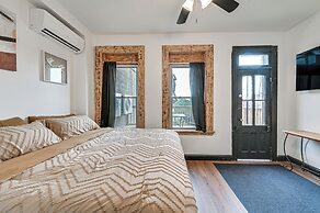 Apartment w/ Deck in Albany, Walk to Downtown!